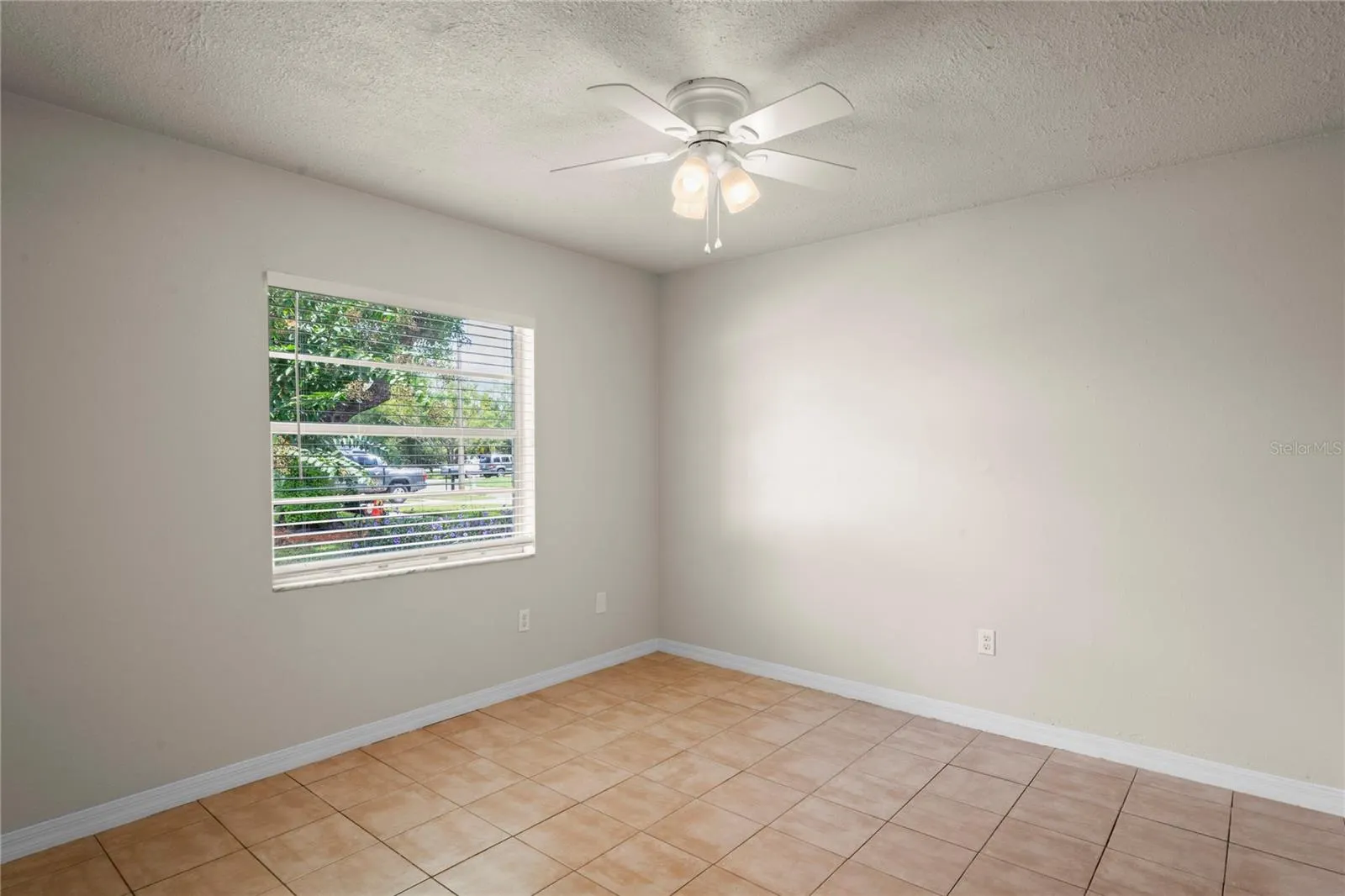 4932 HI VISTA CIR