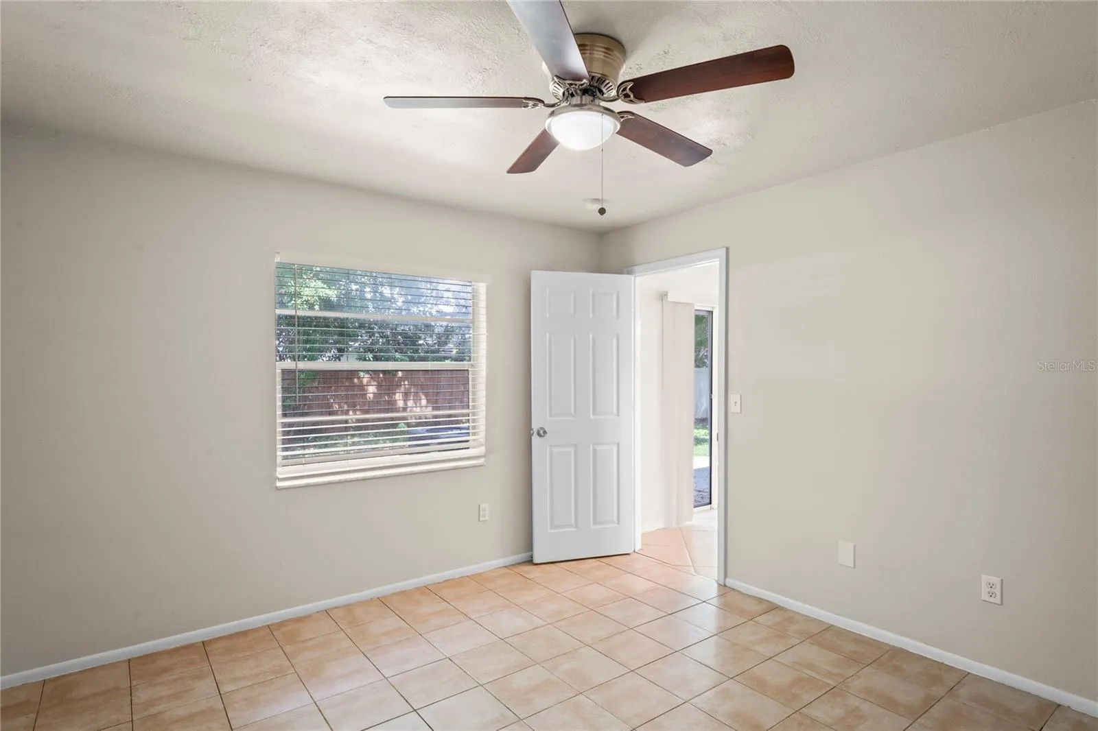 4932 HI VISTA CIR