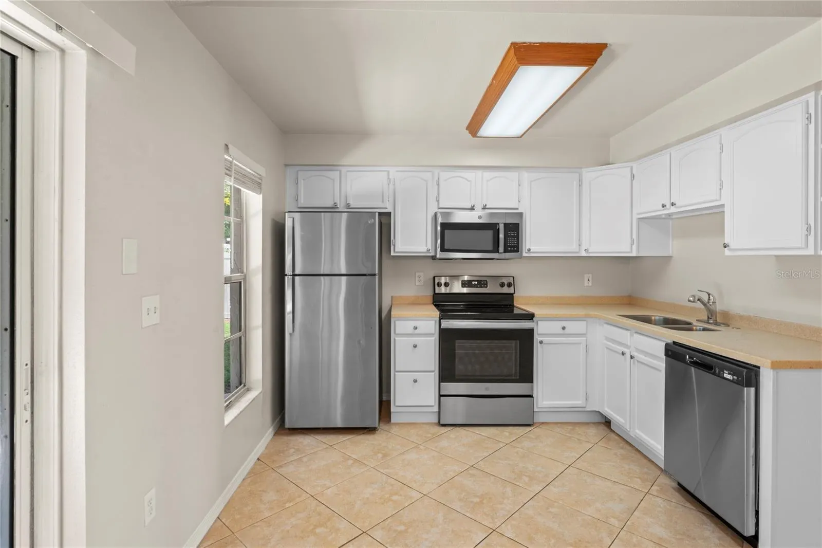 4932 HI VISTA CIR