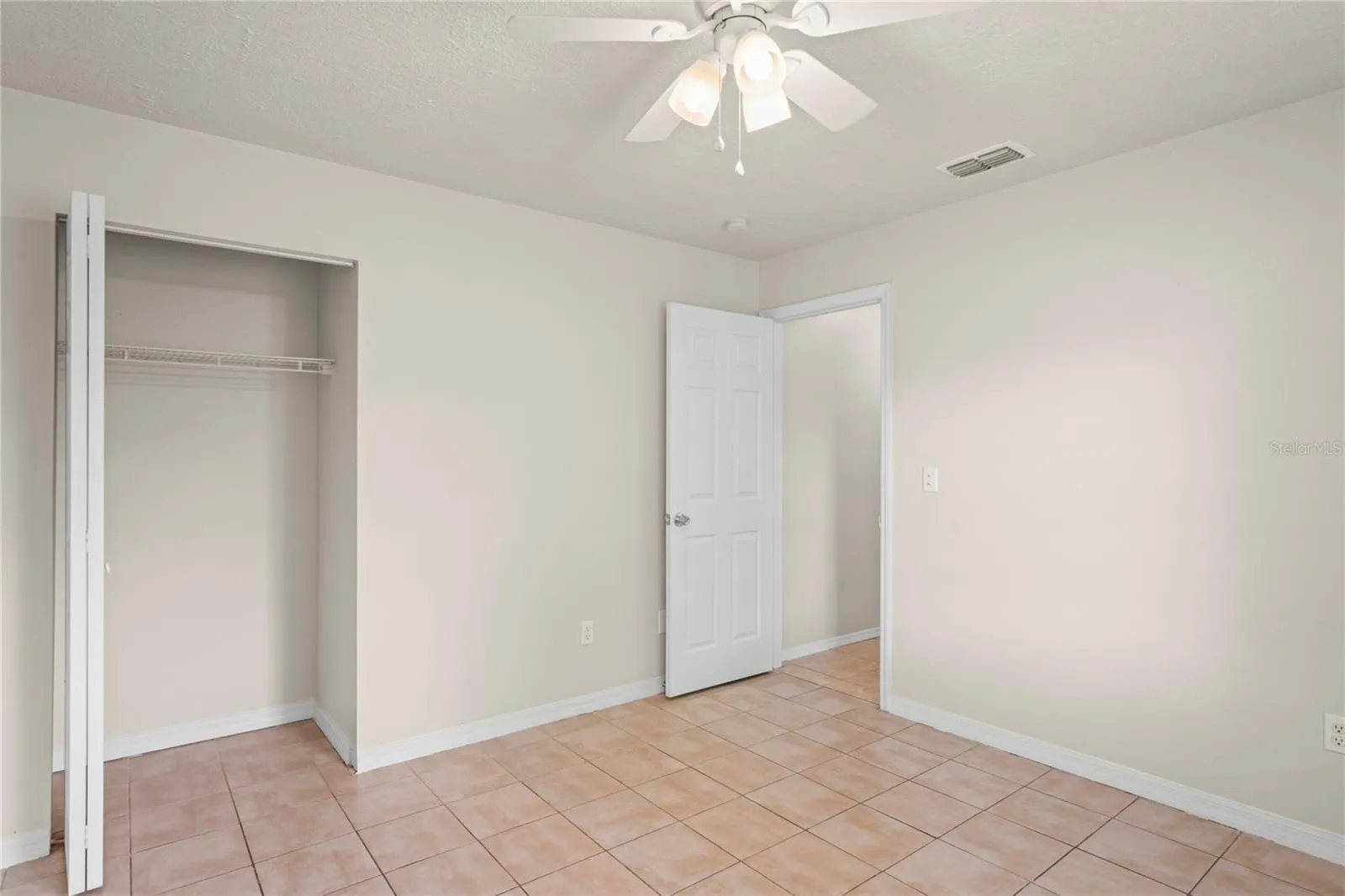 4932 HI VISTA CIR