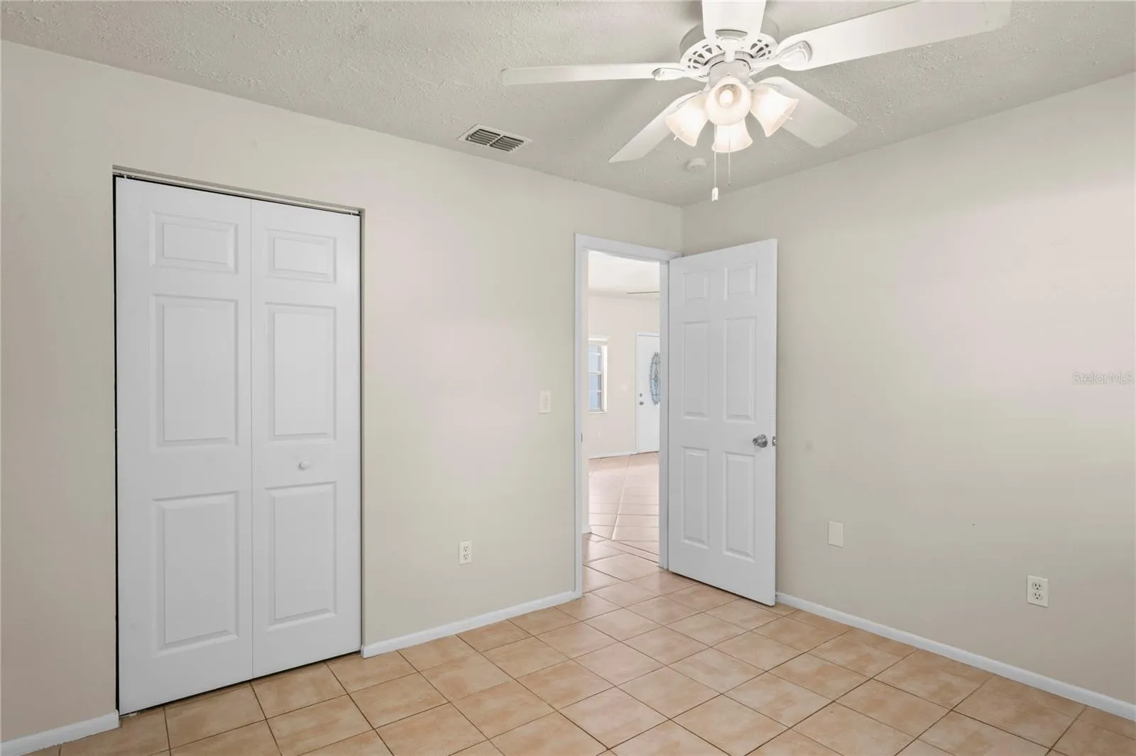 4932 HI VISTA CIR