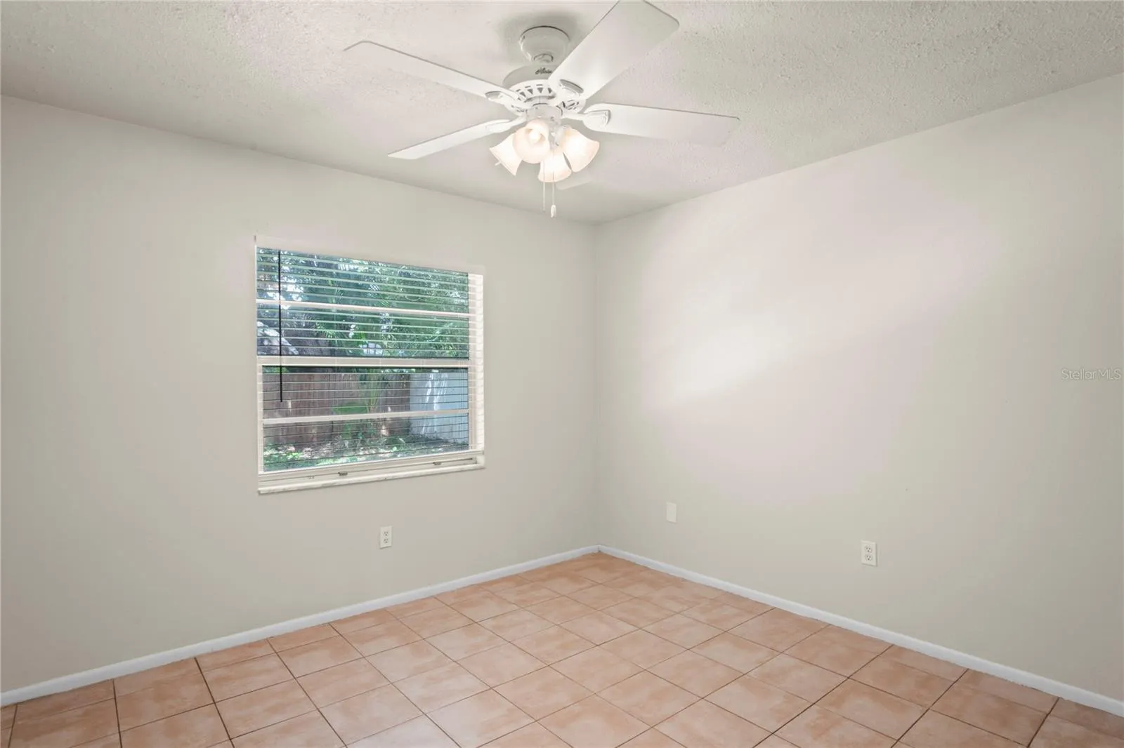 4932 HI VISTA CIR