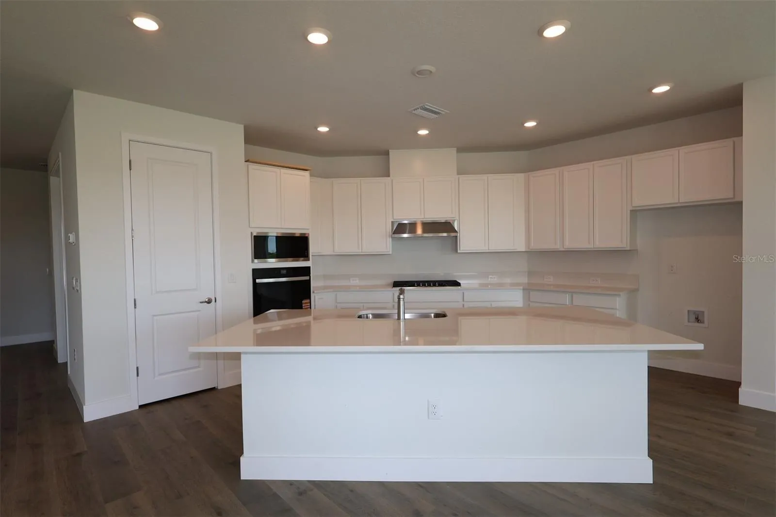 636 ALLORA AVE