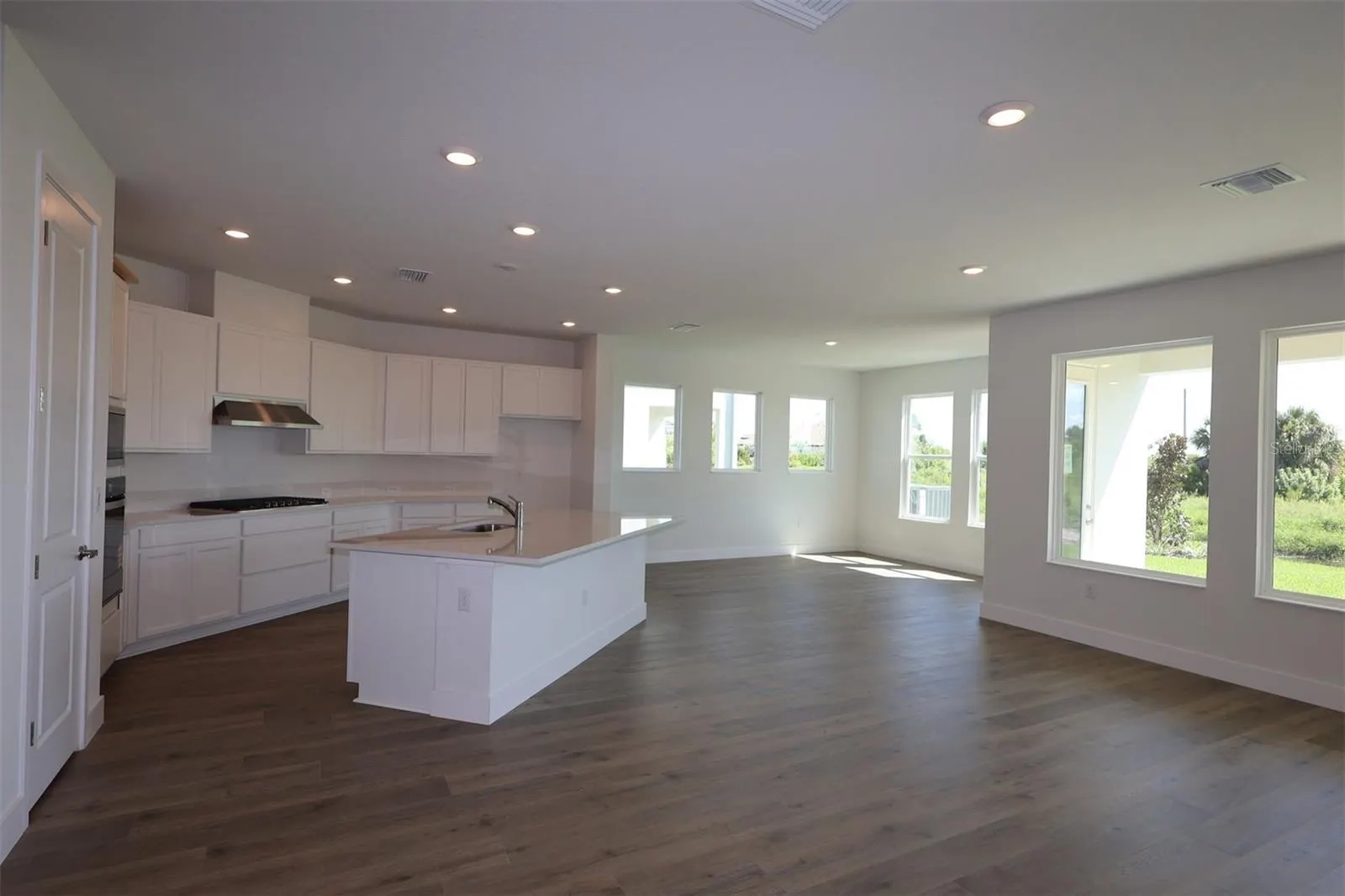 636 ALLORA AVE