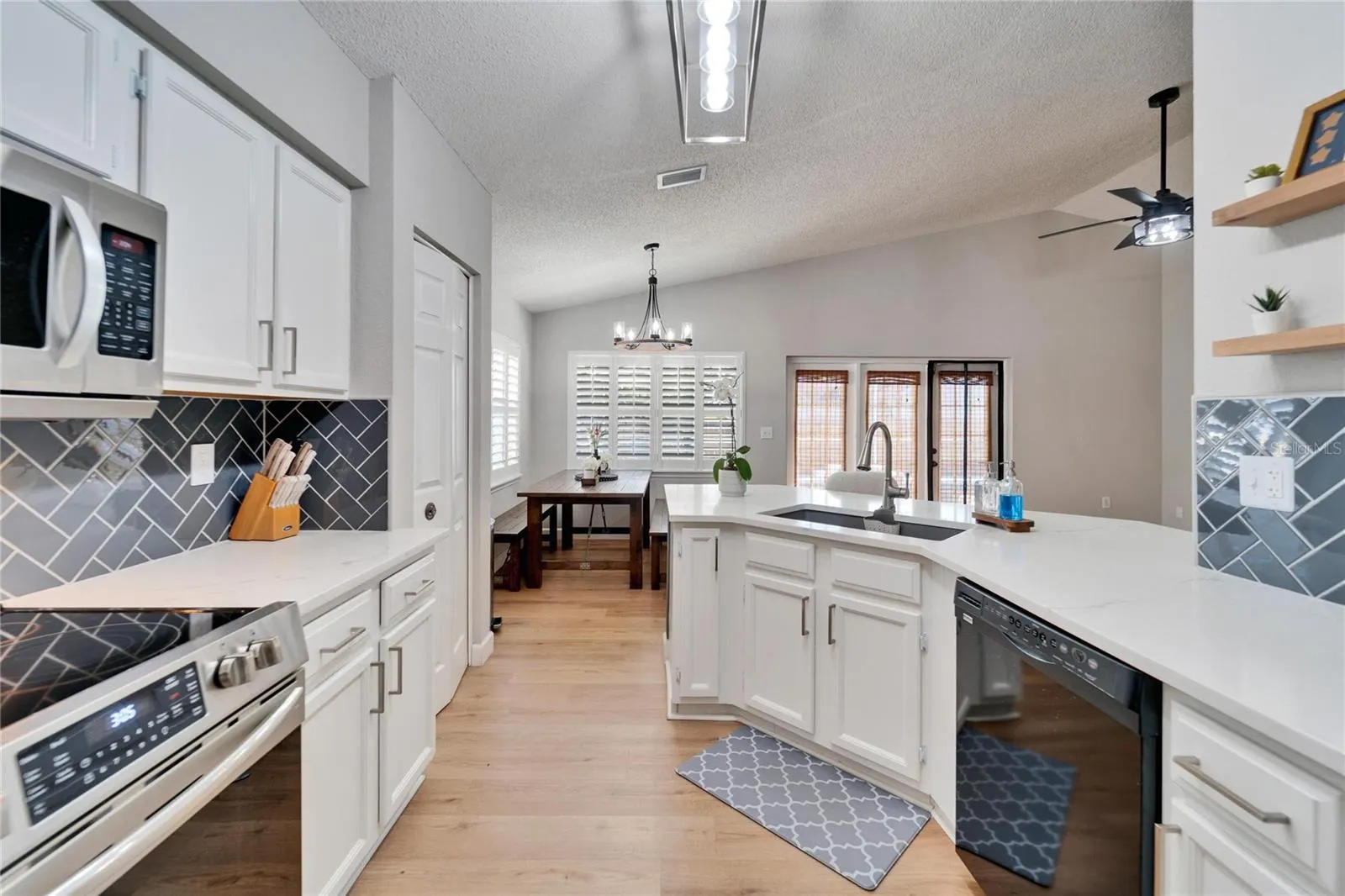 11225 SCOTCHWOOD DR