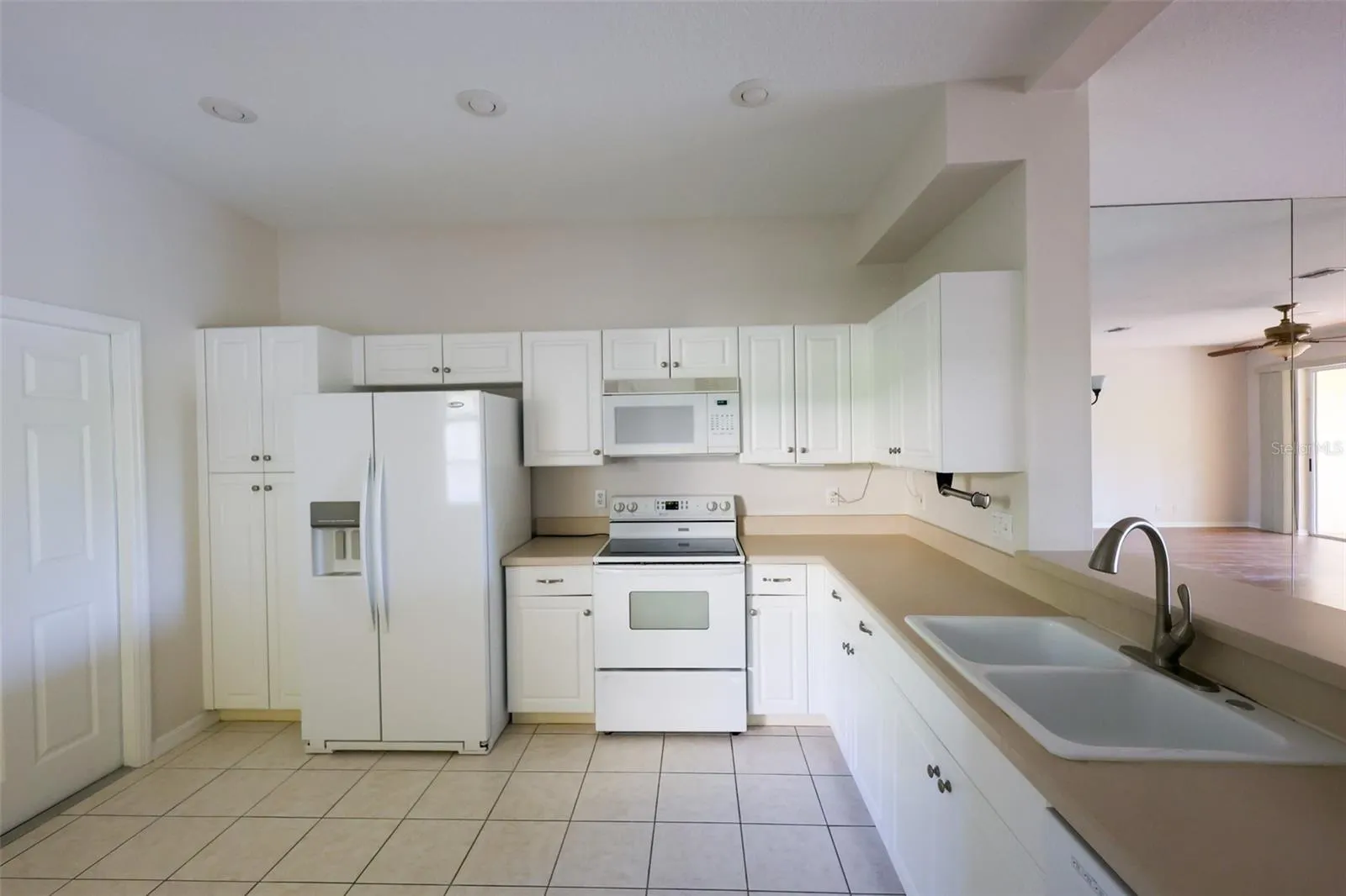 611 SPRING LAKE CIR