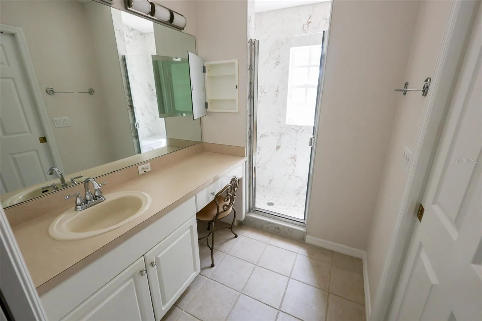 611 SPRING LAKE CIR