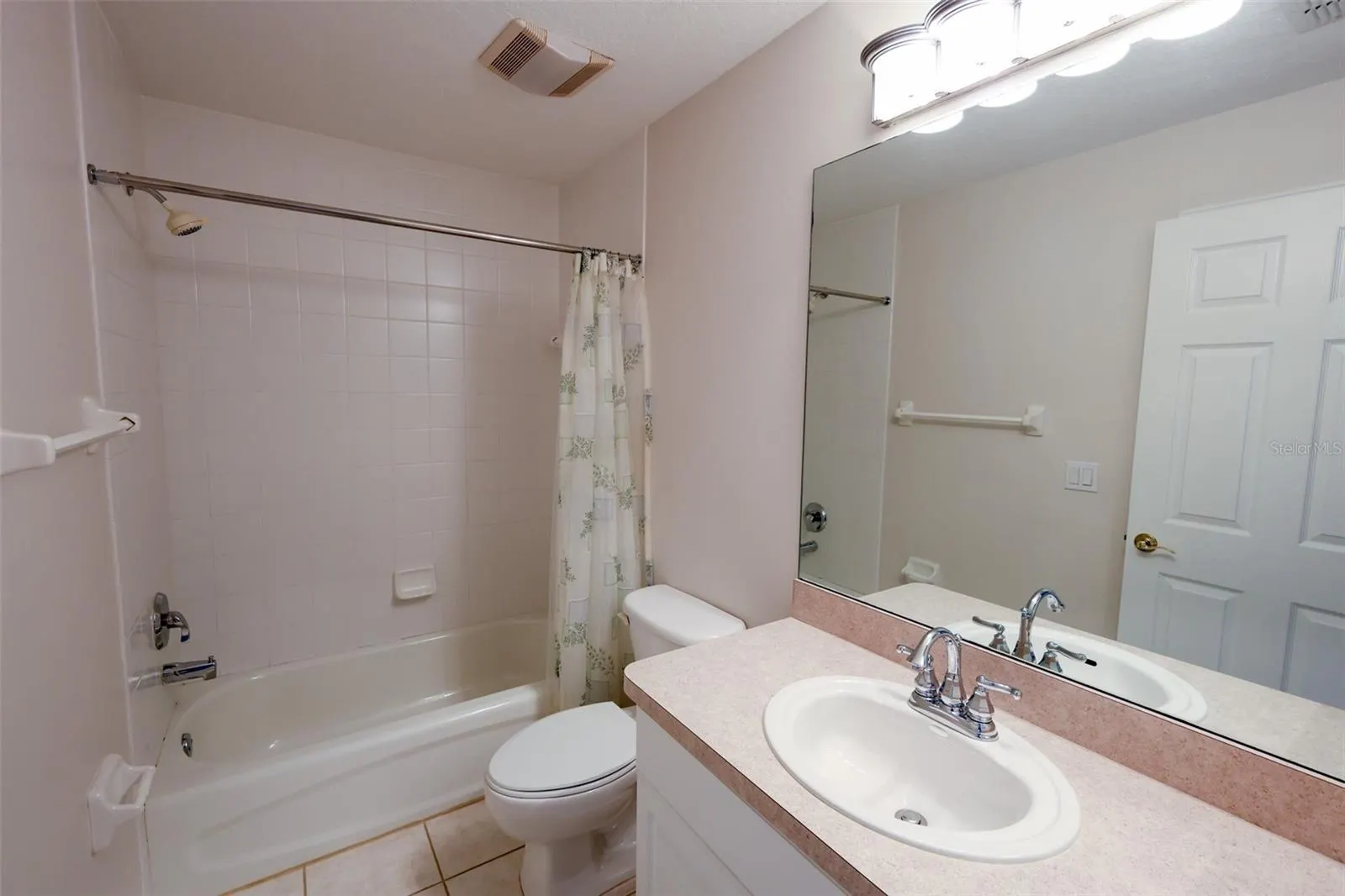 611 SPRING LAKE CIR