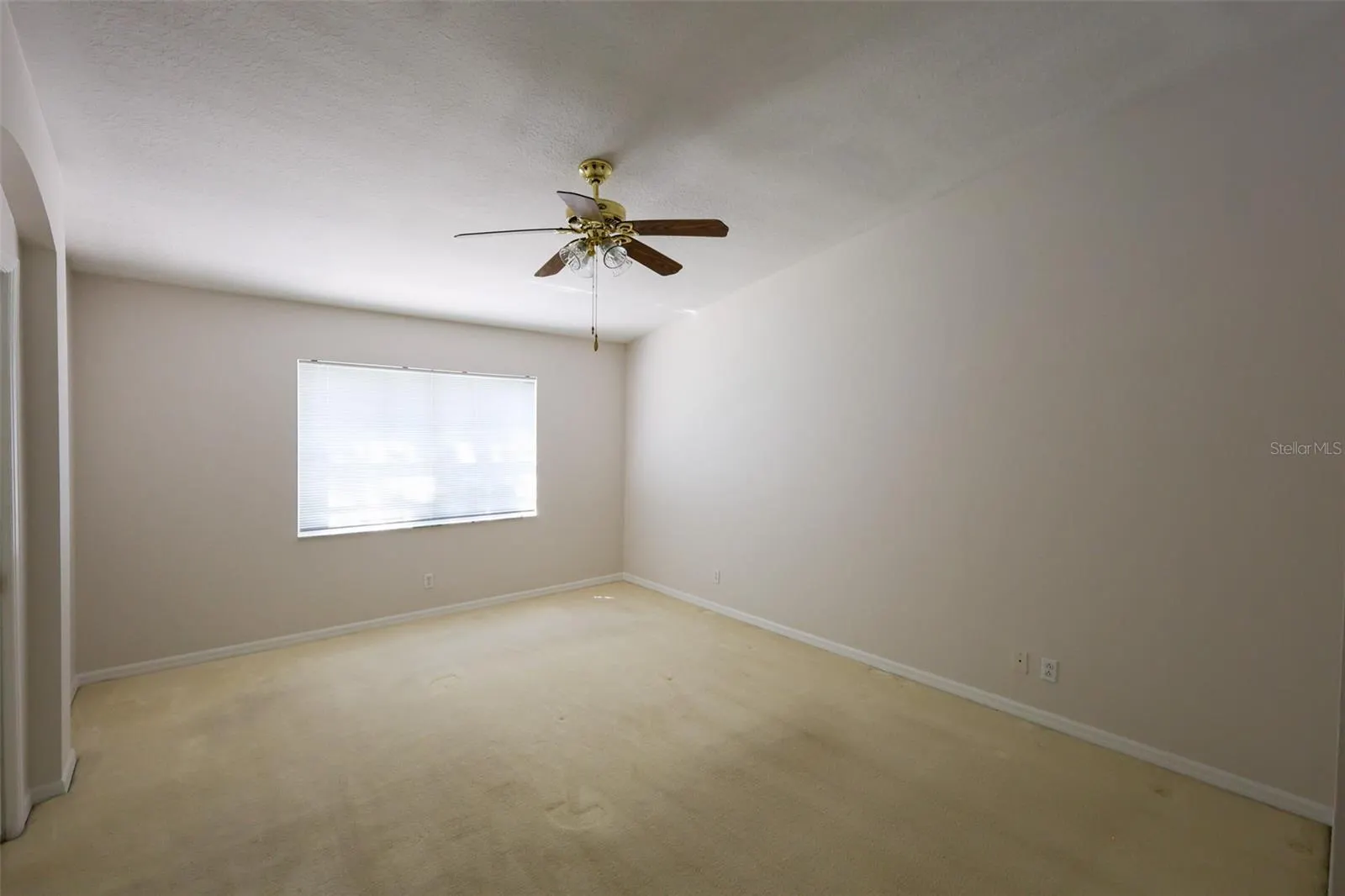 611 SPRING LAKE CIR