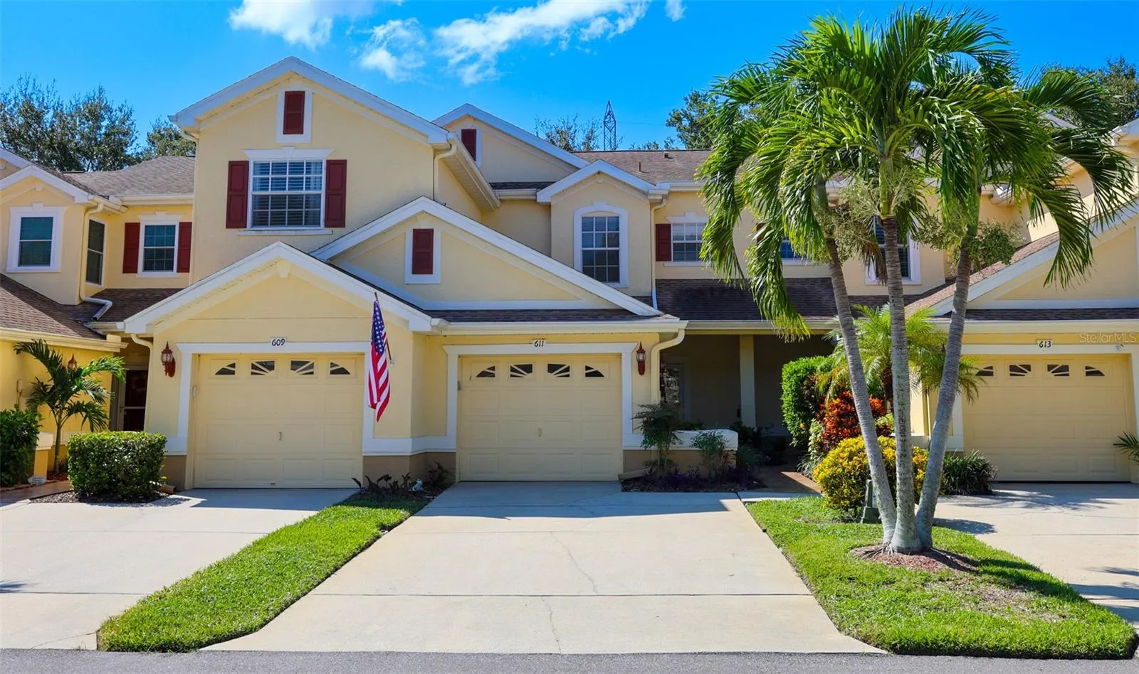 611 SPRING LAKE CIR