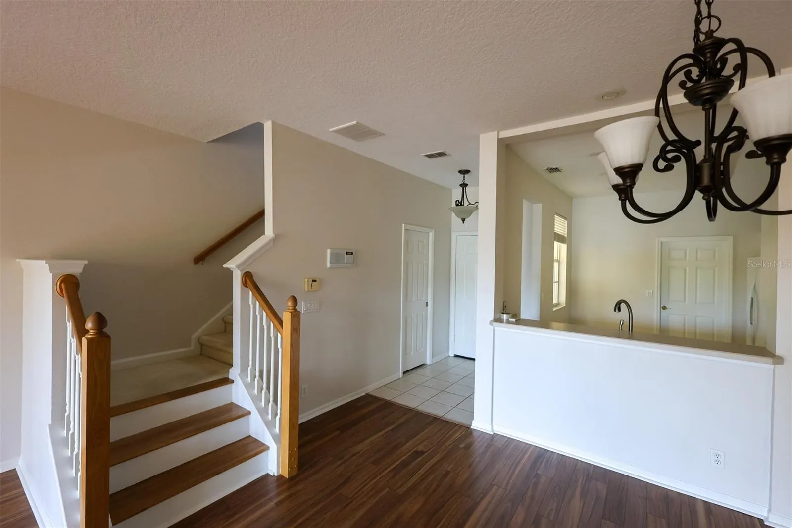 611 SPRING LAKE CIR
