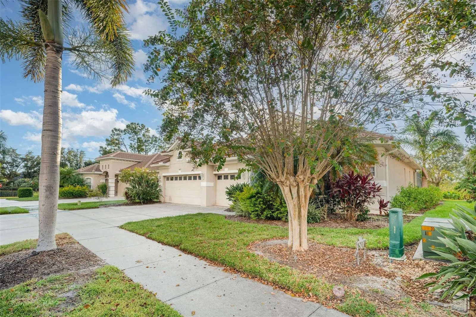 1011 CREEK NINE DR