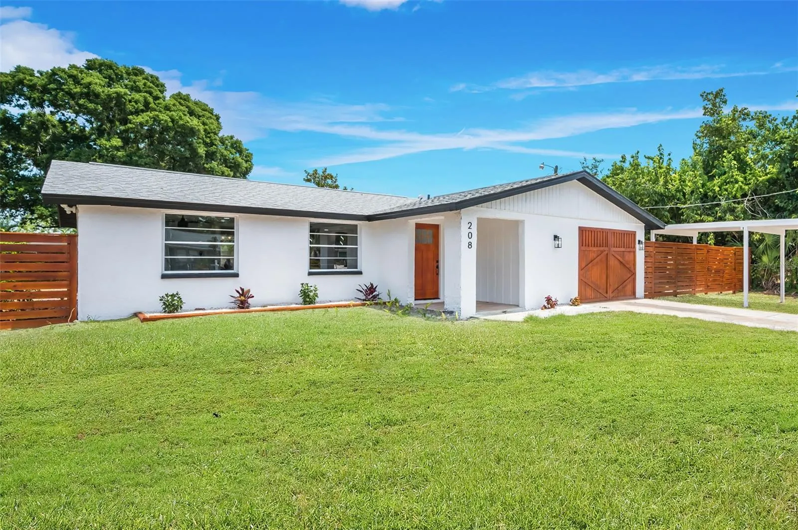 208 PALMETTO RD W