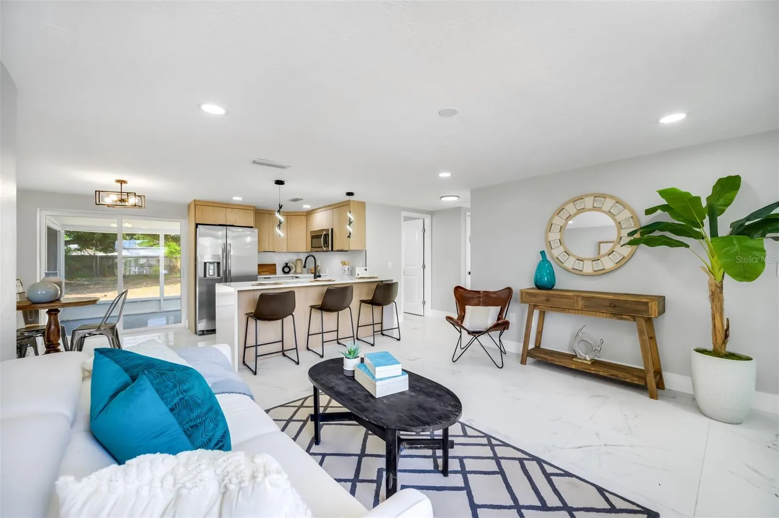 208 PALMETTO RD W