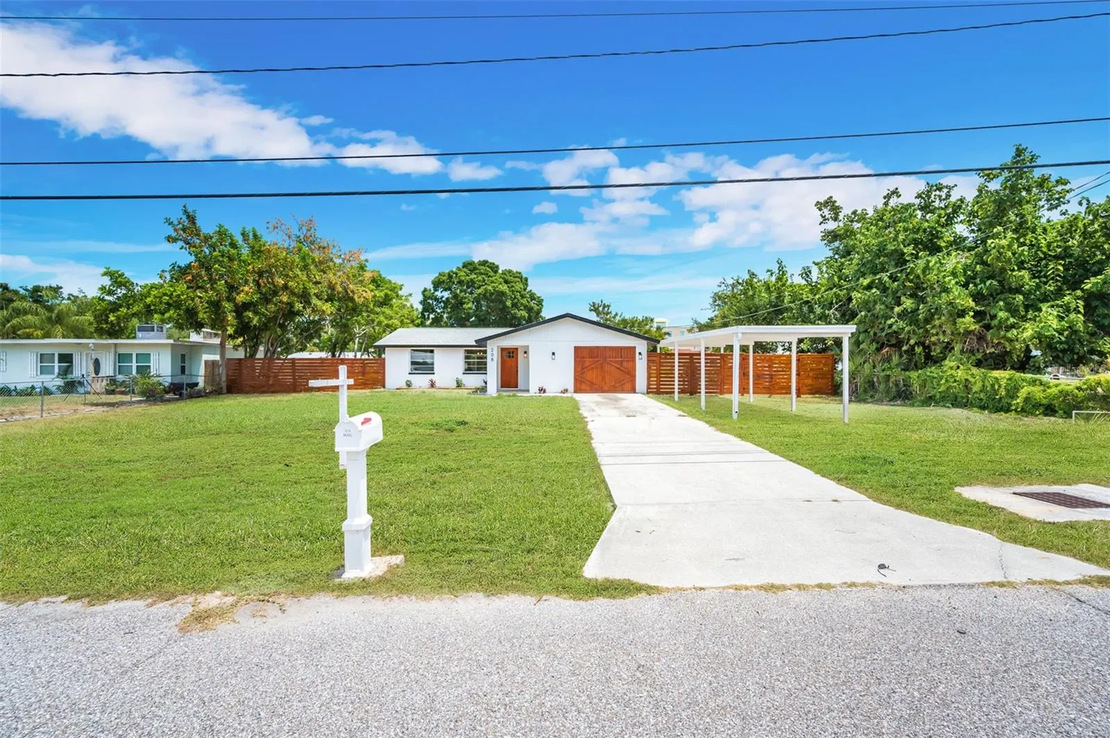 208 PALMETTO RD W