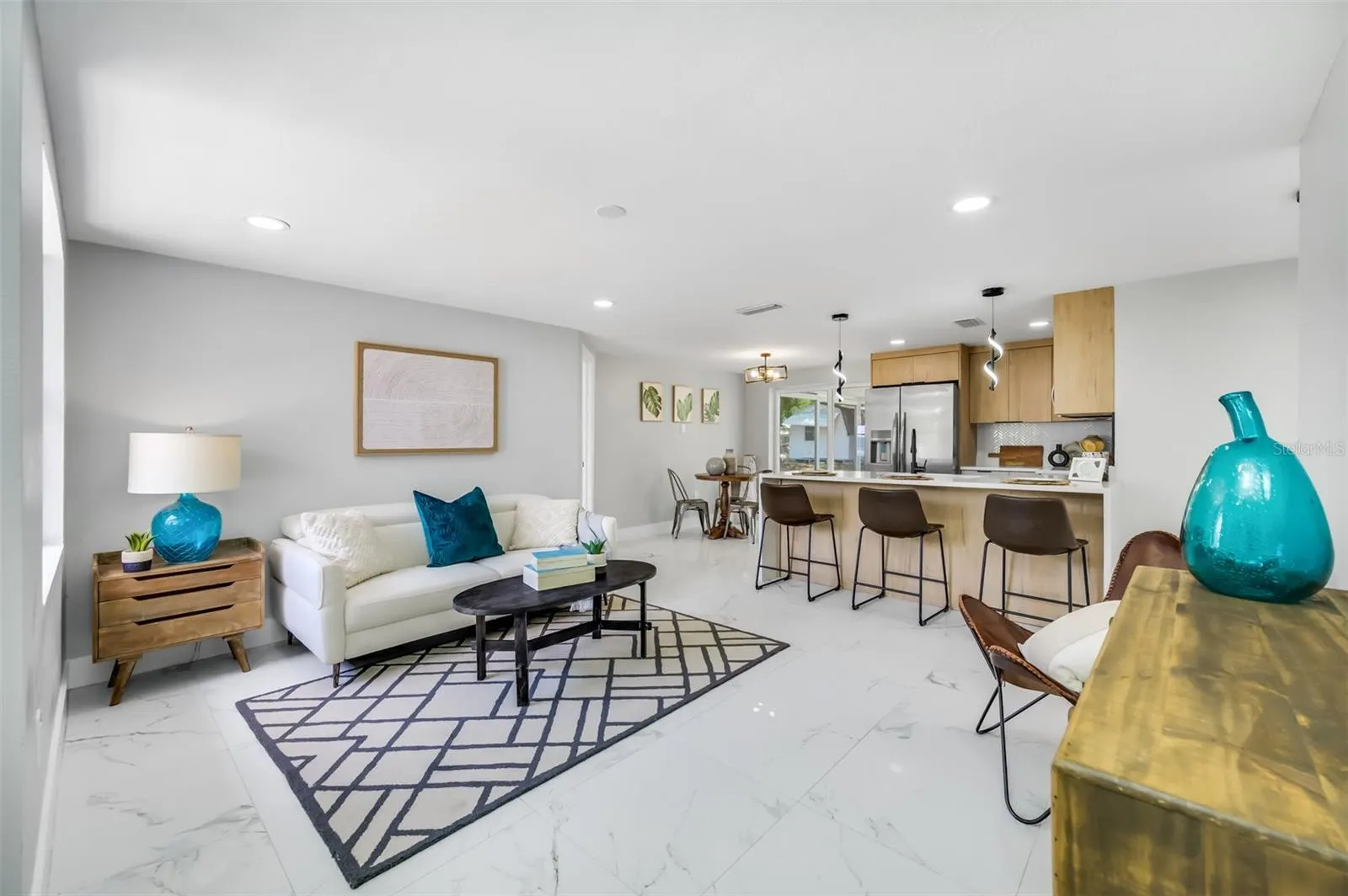 208 PALMETTO RD W
