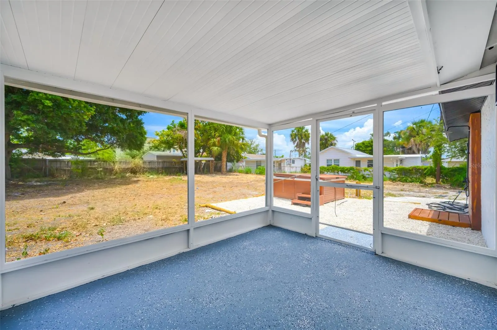 208 PALMETTO RD W