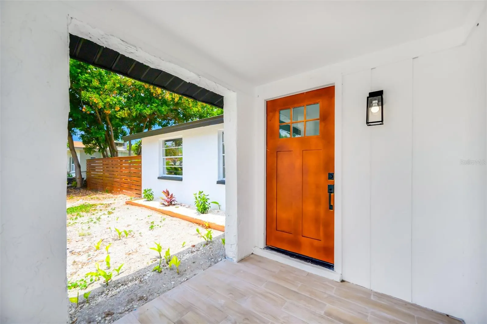 208 PALMETTO RD W