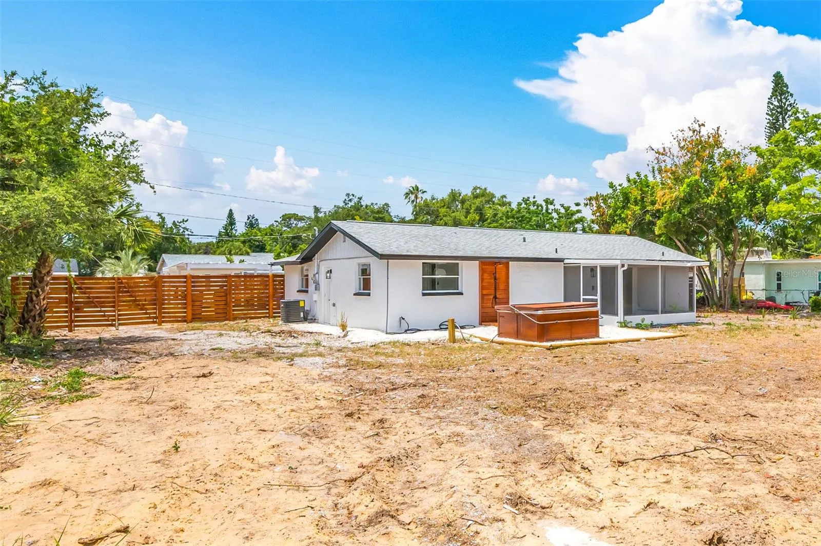 208 PALMETTO RD W