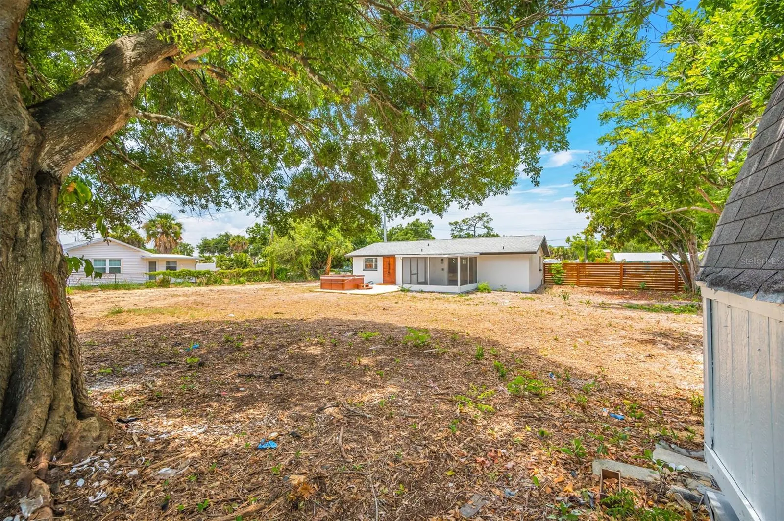 208 PALMETTO RD W