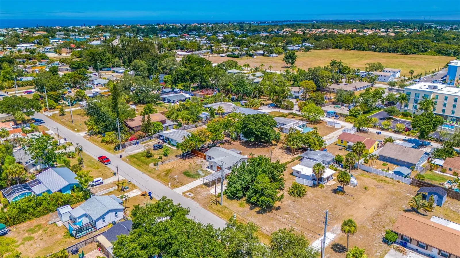 208 PALMETTO RD W