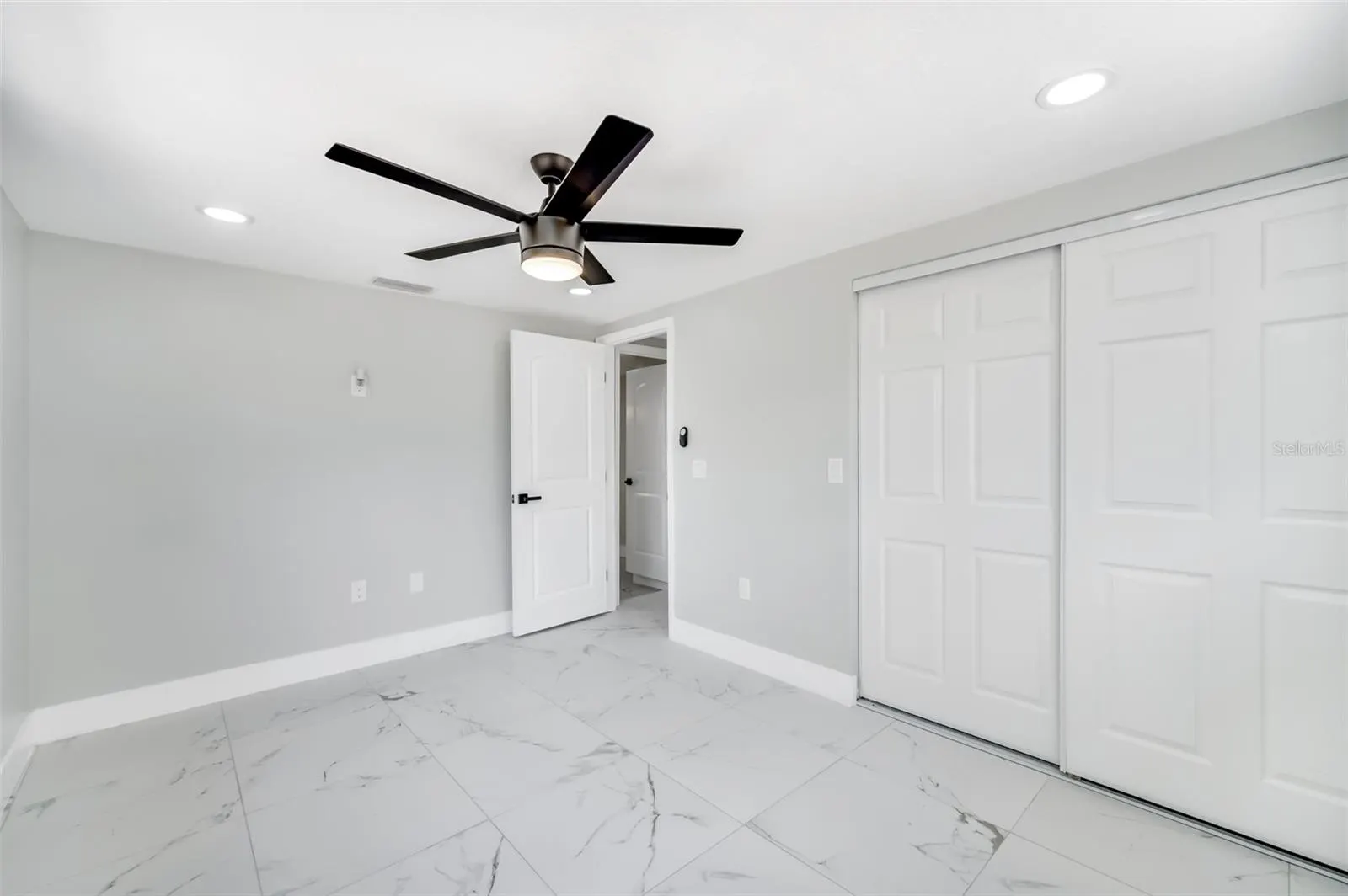 208 PALMETTO RD W