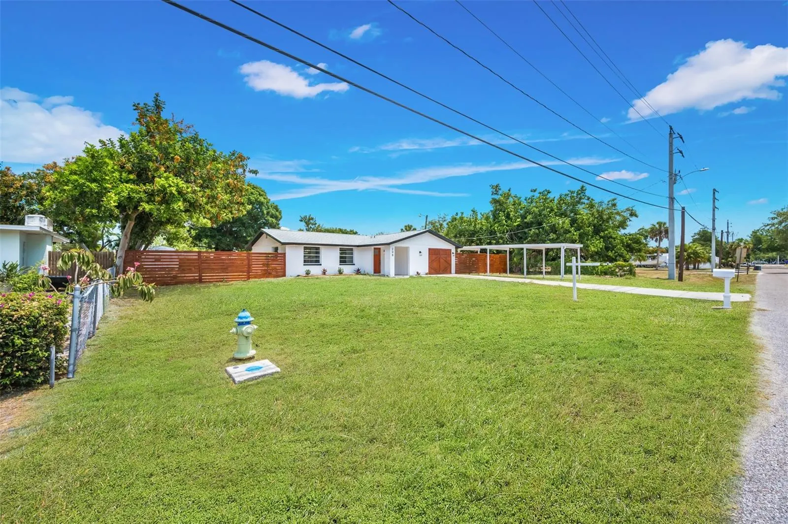 208 PALMETTO RD W