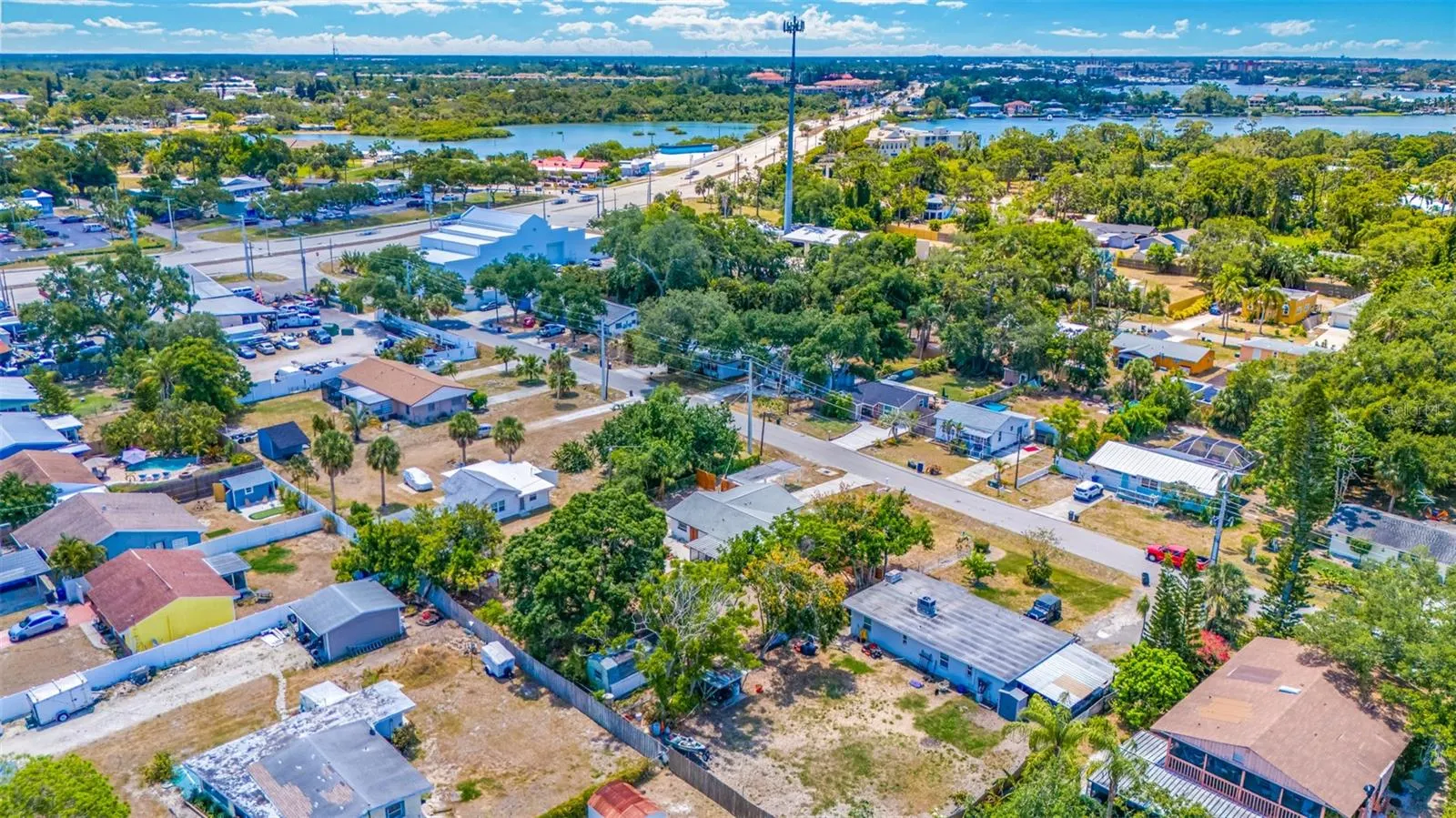 208 PALMETTO RD W