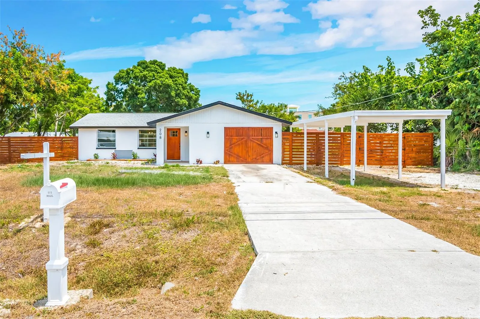 208 PALMETTO RD W
