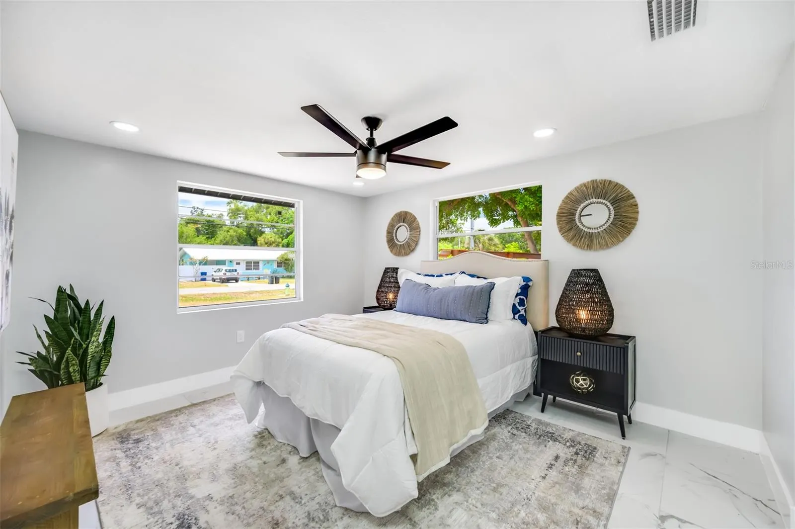 208 PALMETTO RD W