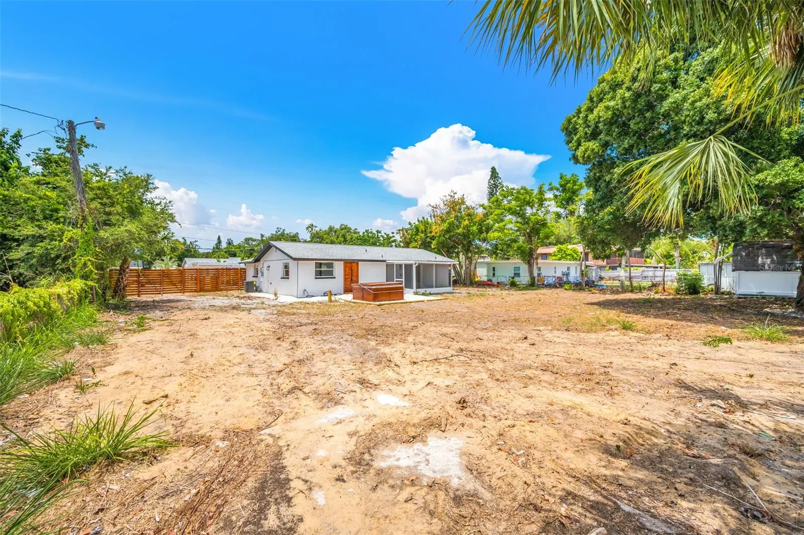 208 PALMETTO RD W