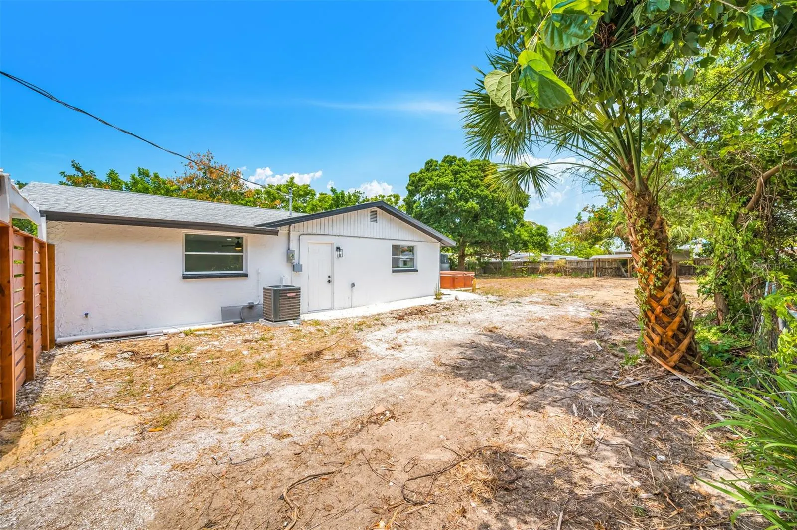 208 PALMETTO RD W