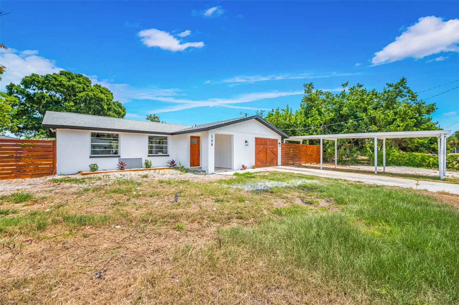 208 PALMETTO RD W