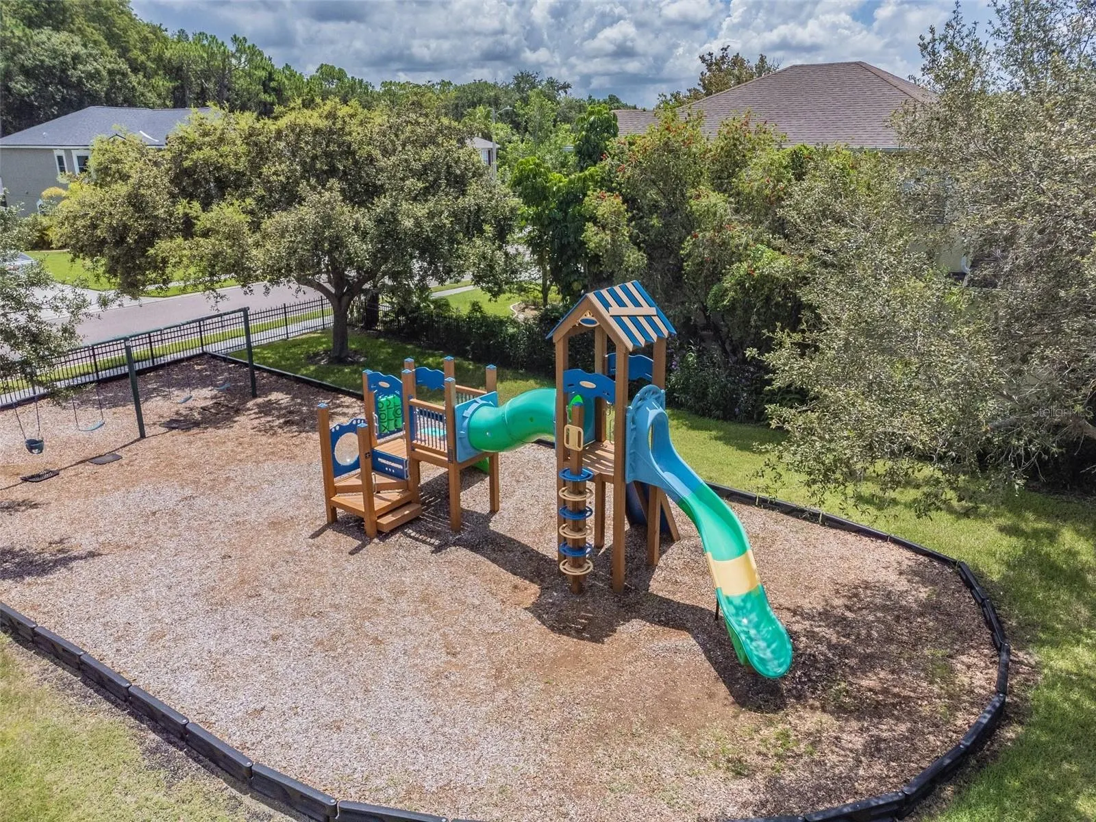 129 CAMPHOR CIR #F, #F