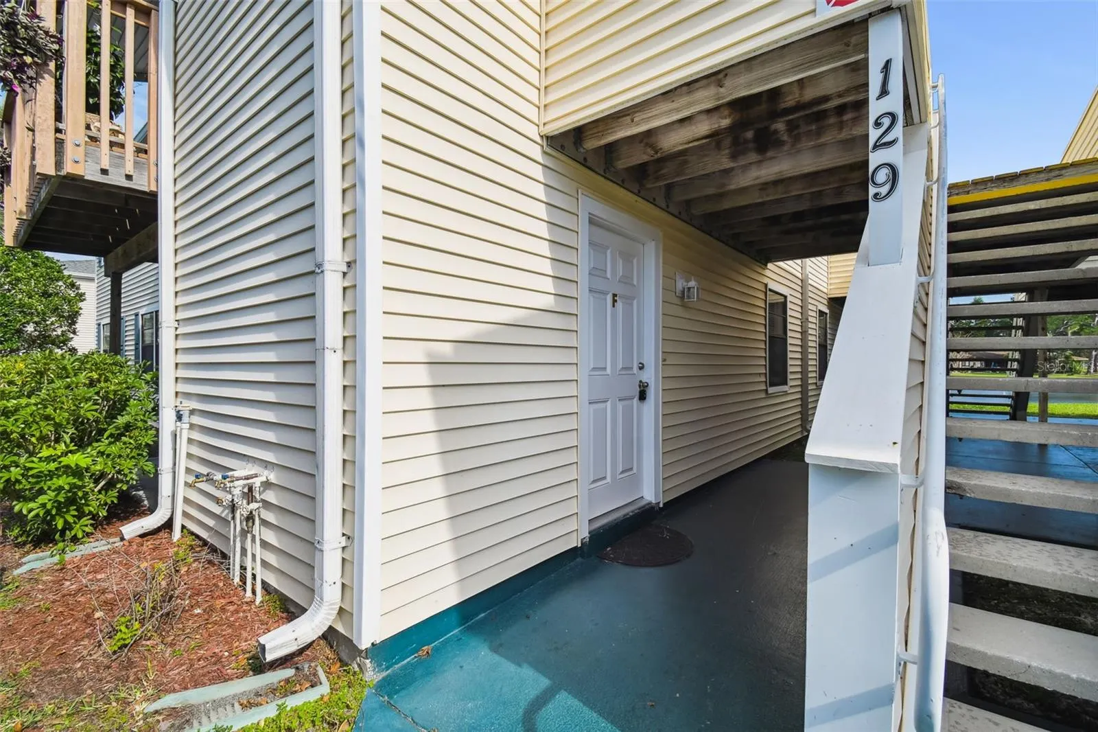 129 CAMPHOR CIR #F, #F