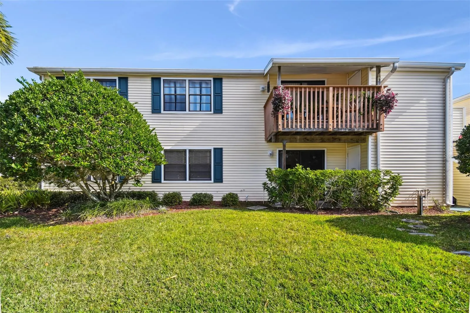 129 CAMPHOR CIR #F, #F
