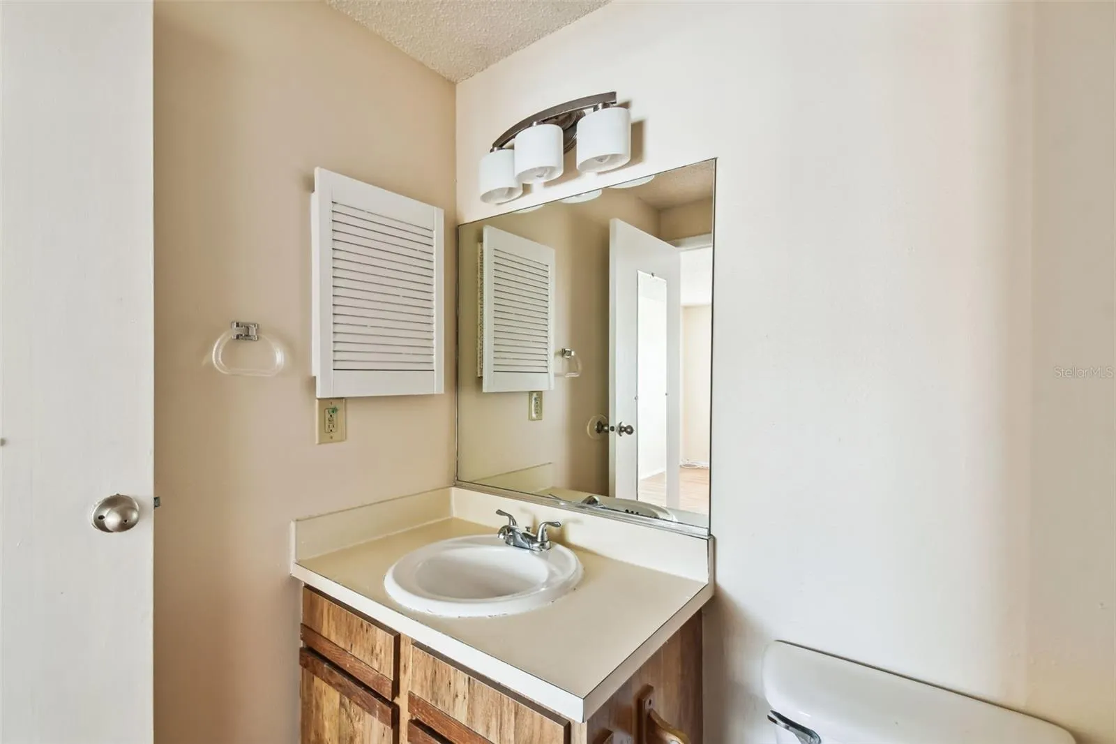 129 CAMPHOR CIR #F, #F