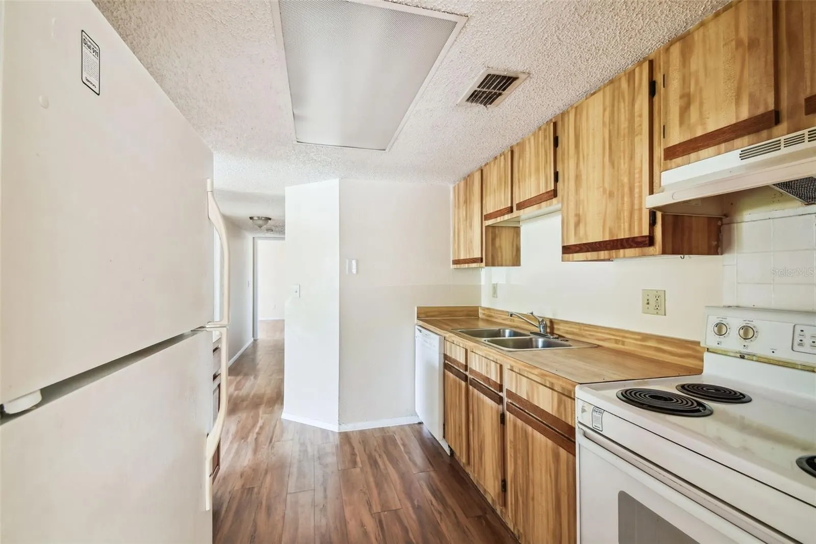 129 CAMPHOR CIR #F, #F