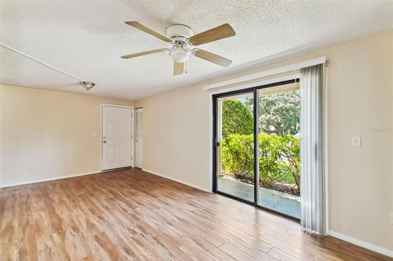 129 CAMPHOR CIR #F, #F