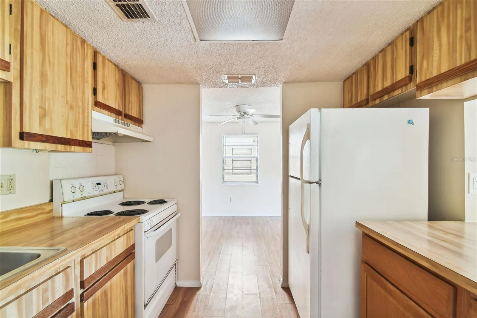 129 CAMPHOR CIR #F, #F