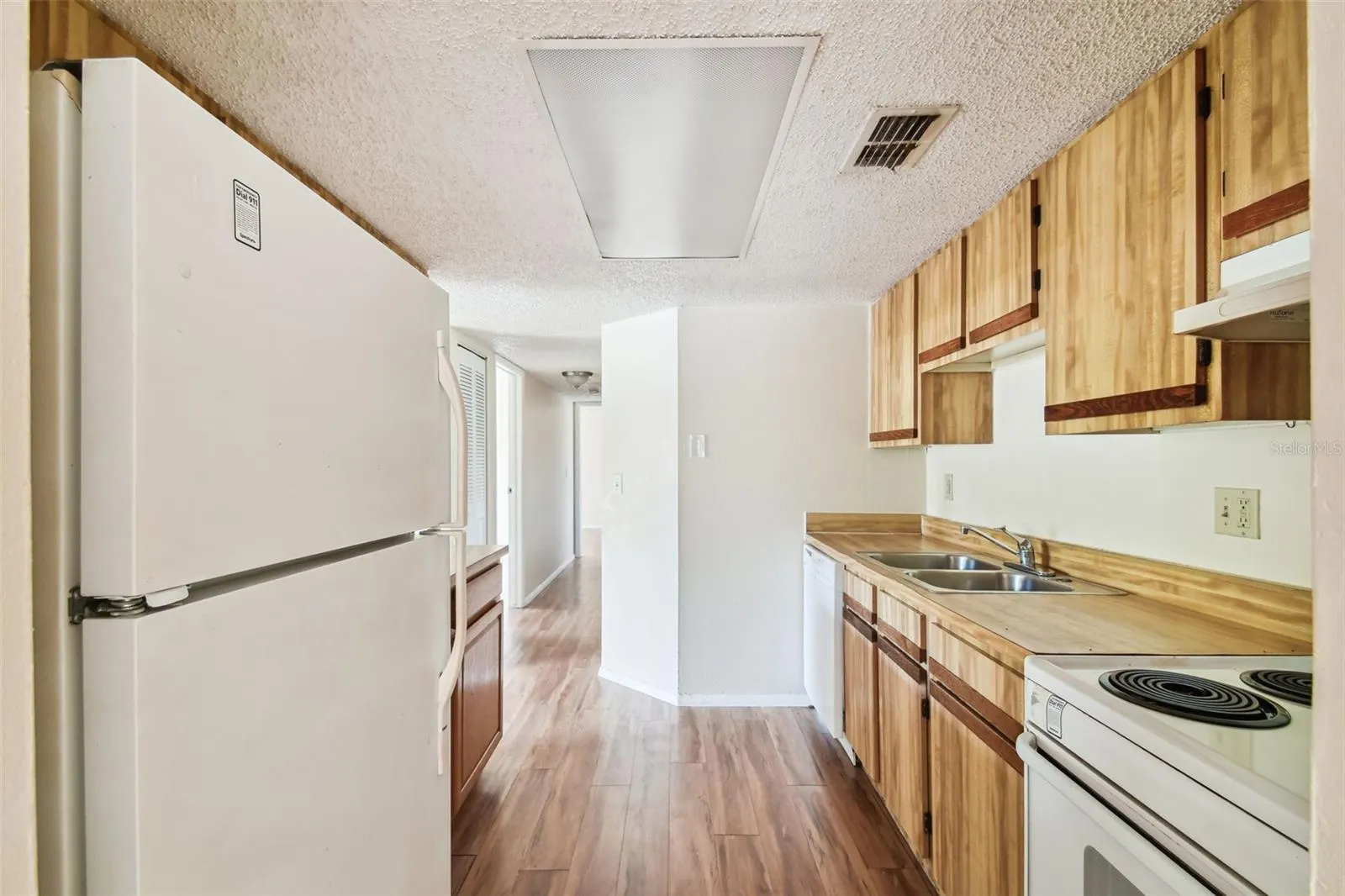 129 CAMPHOR CIR #F, #F