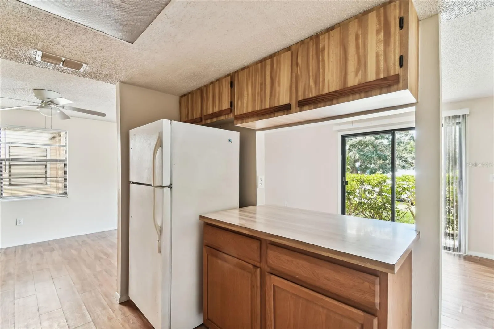 129 CAMPHOR CIR #F, #F