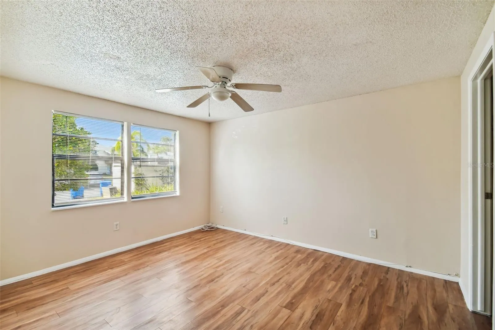 129 CAMPHOR CIR #F, #F