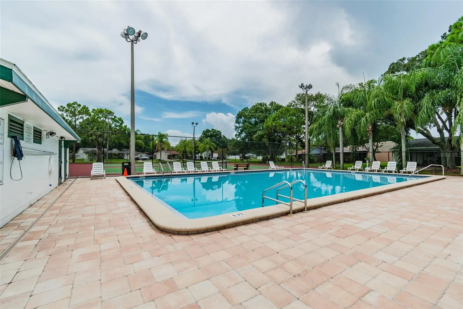 129 CAMPHOR CIR #F, #F