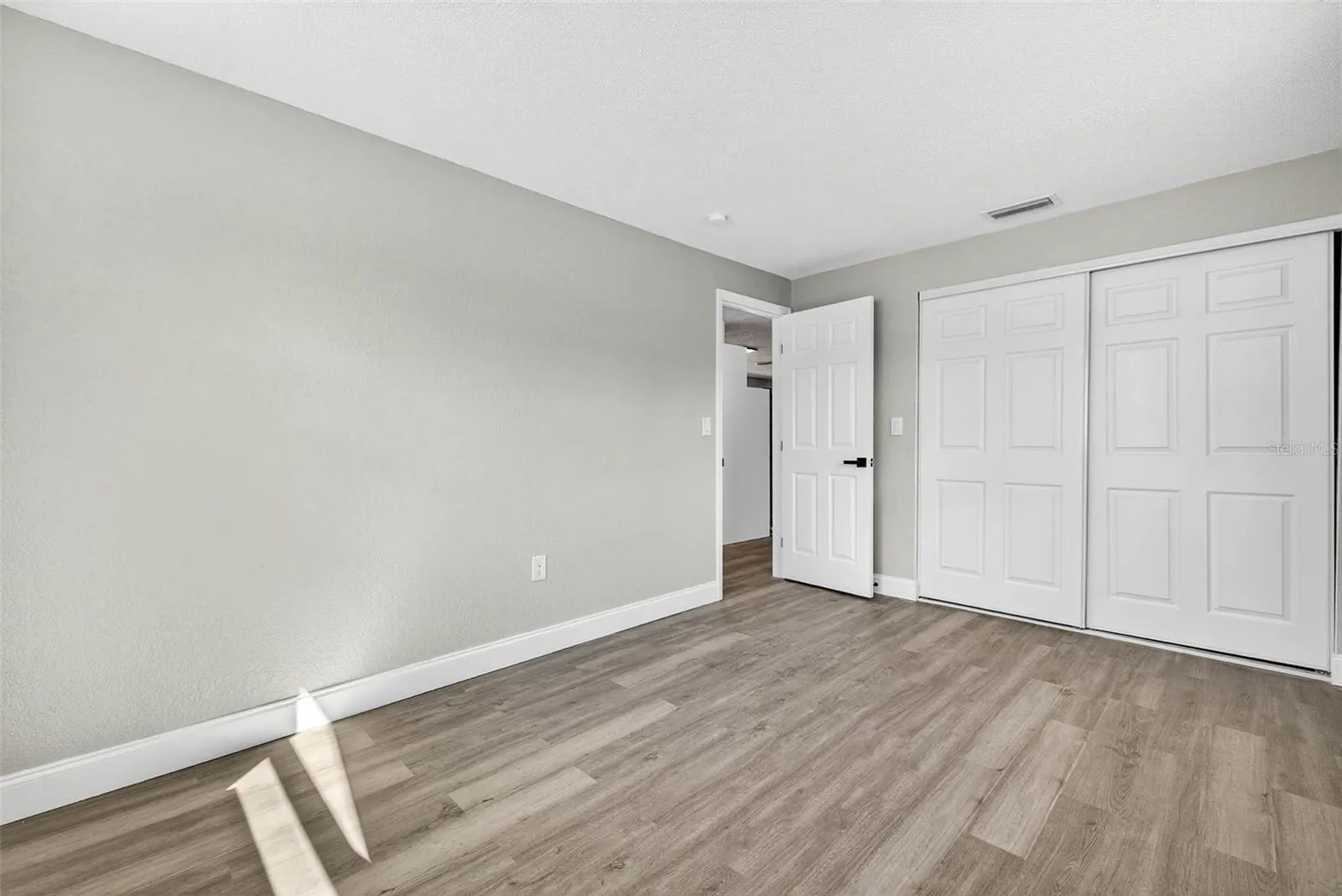 1486 CAROLYN LN