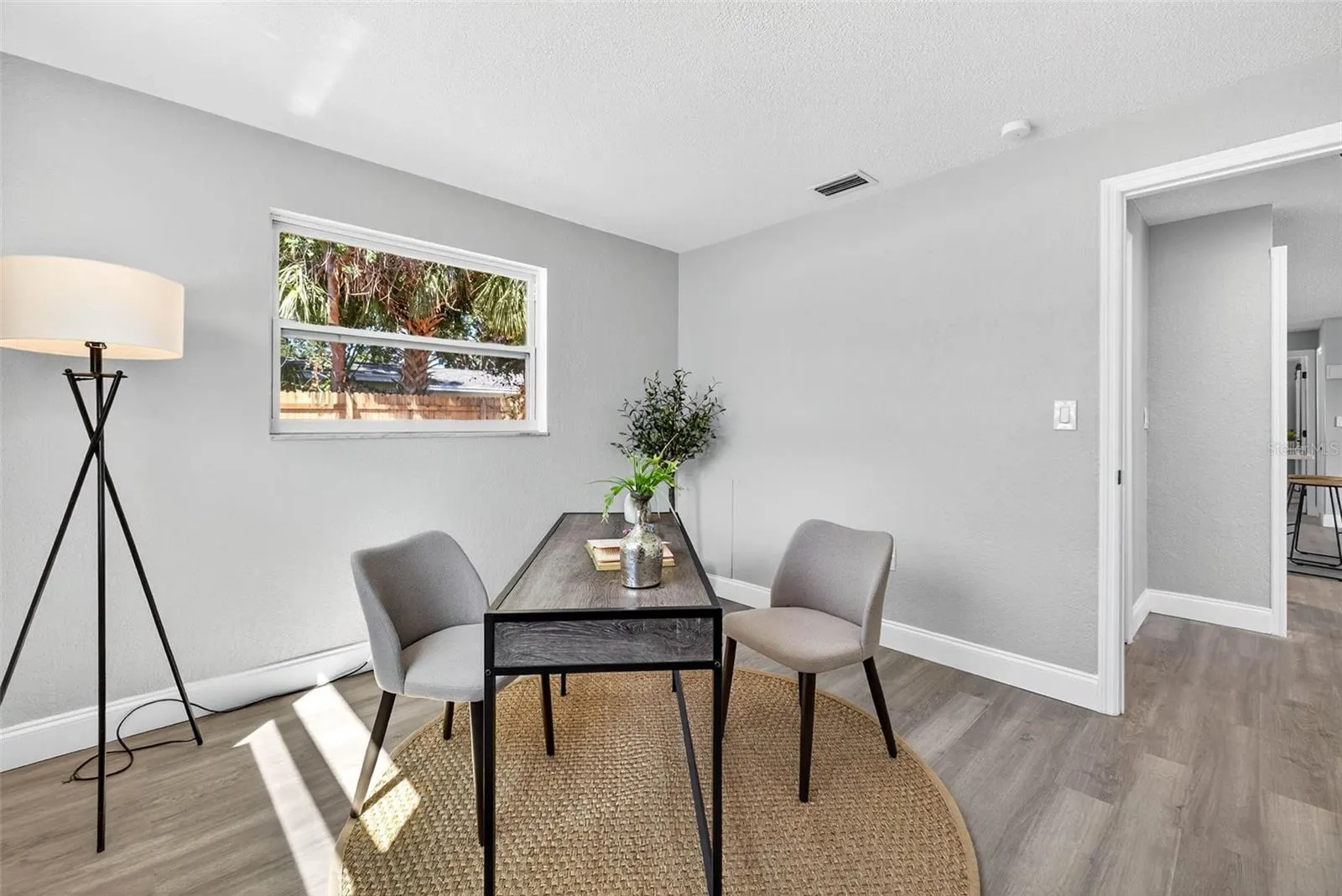 1486 CAROLYN LN