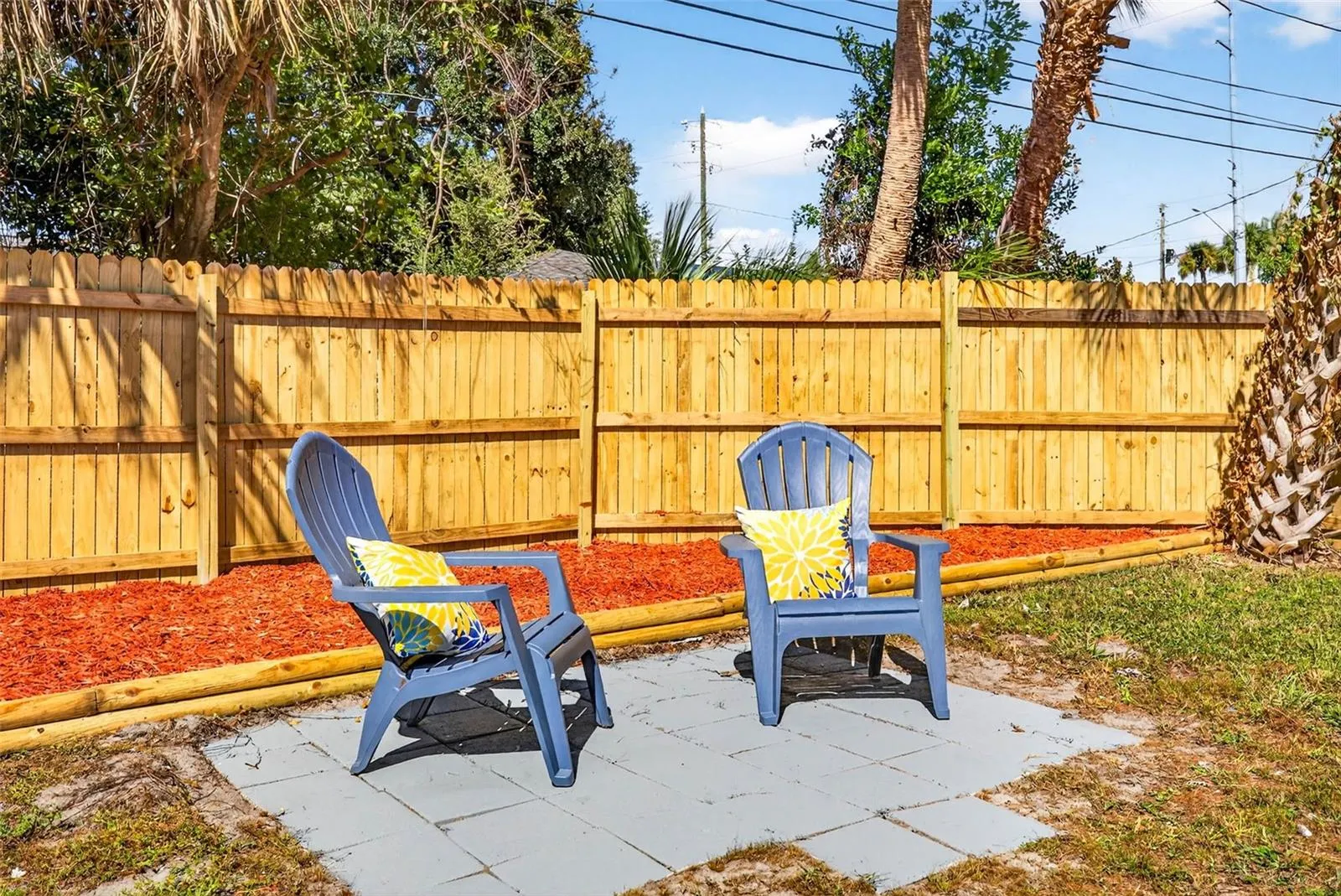 1486 CAROLYN LN