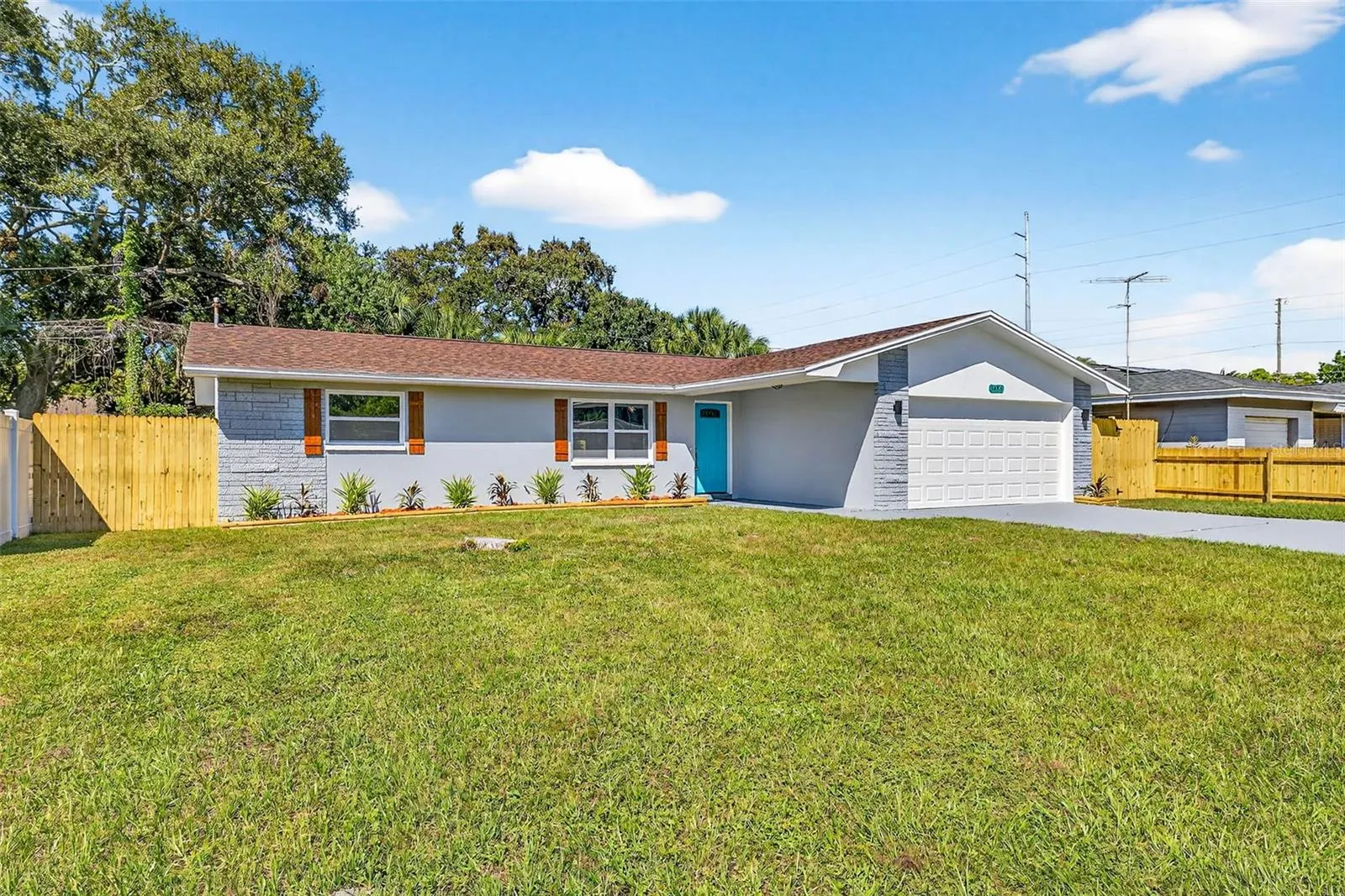 1486 CAROLYN LN