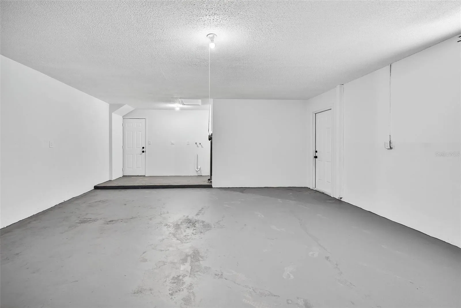 1486 CAROLYN LN