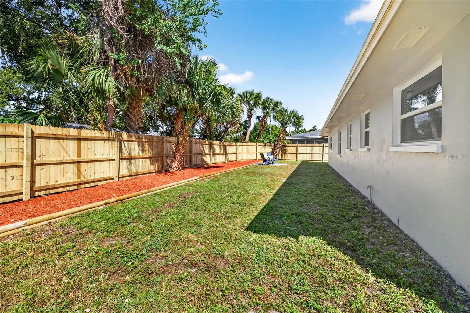 1486 CAROLYN LN